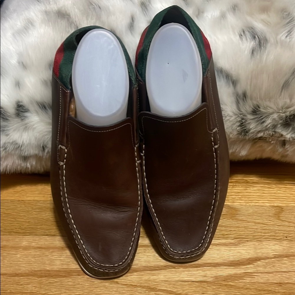 Gucci unisex Brown and Green Suede Loafers with Moccasin Design - Picture 4 of 13